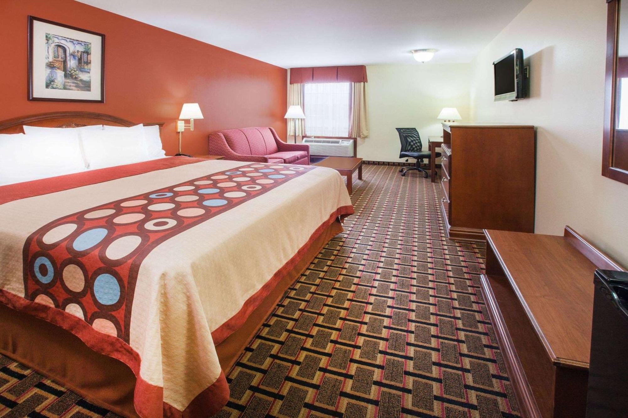 ซูเปอร์ 8 บาย วินด์แฮม ไวท์ฮอลล์ Hotel White Hall ภายนอก รูปภาพ